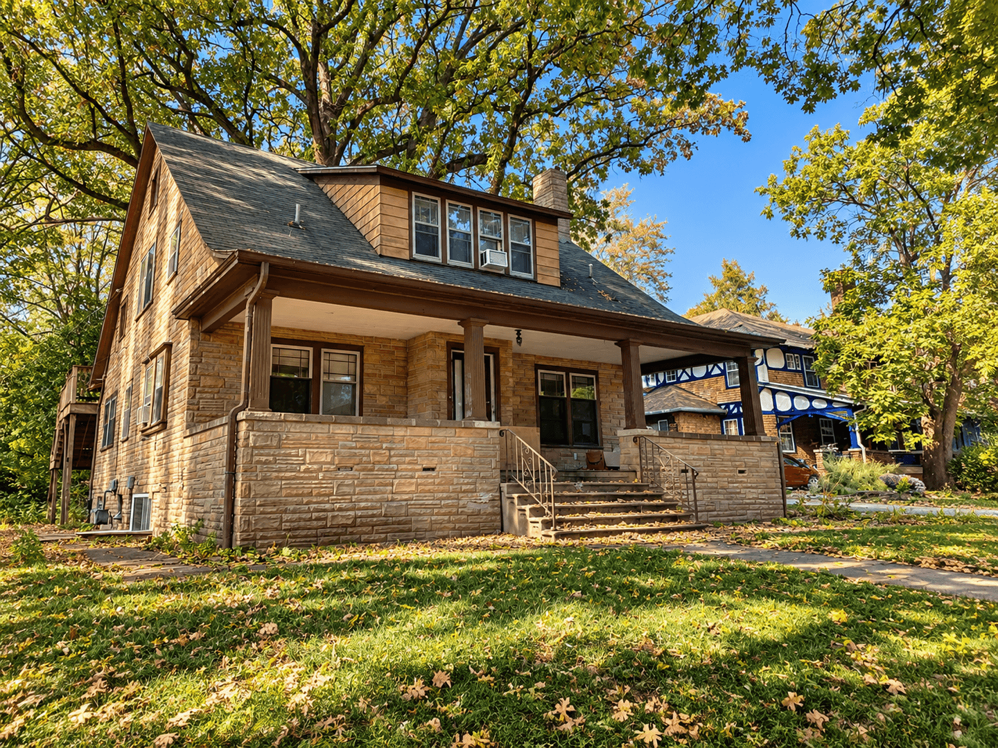 Urbana Apartment: 205 North Busey Avenue