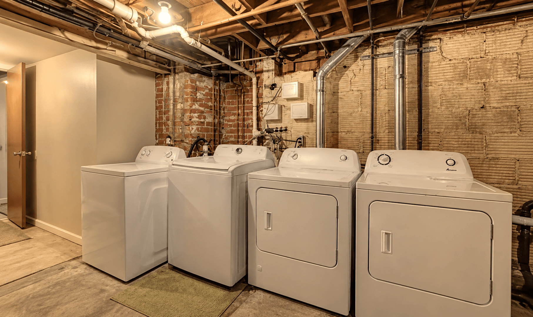 Urbana Apartment: 808 North Lincoln Avenue