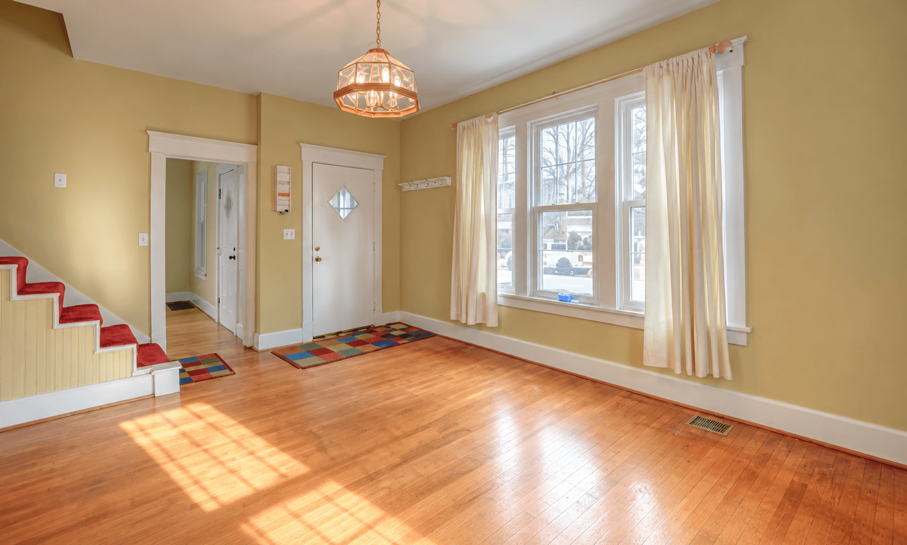 Urbana Apartment: 606 West Iowa Street