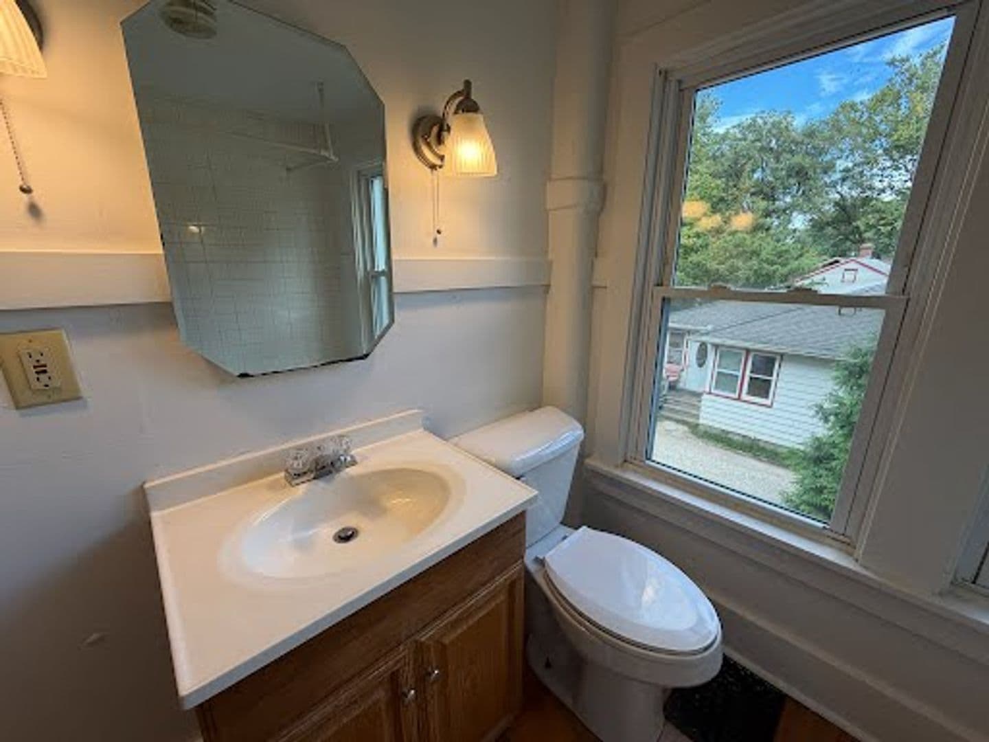 Champaign House: 1011 West Tremont Street