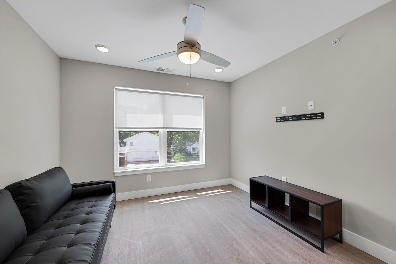 Urbana Apartment: 707 W Springfield Avenue