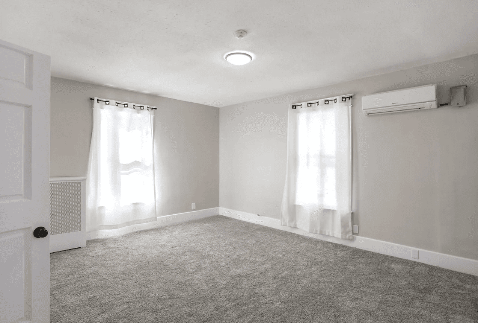 Champaign House: 506 E Church St