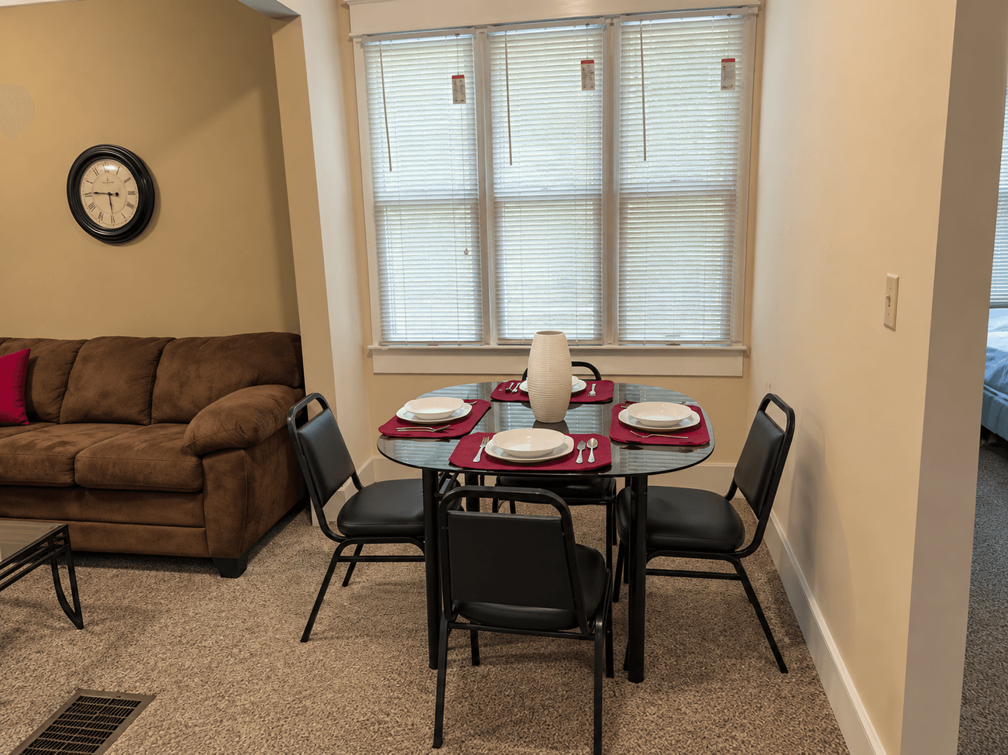 Urbana Apartment: 610 West Elm Street