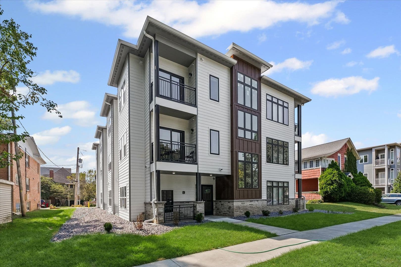 Champaign Apartment: 305 West Washington Street