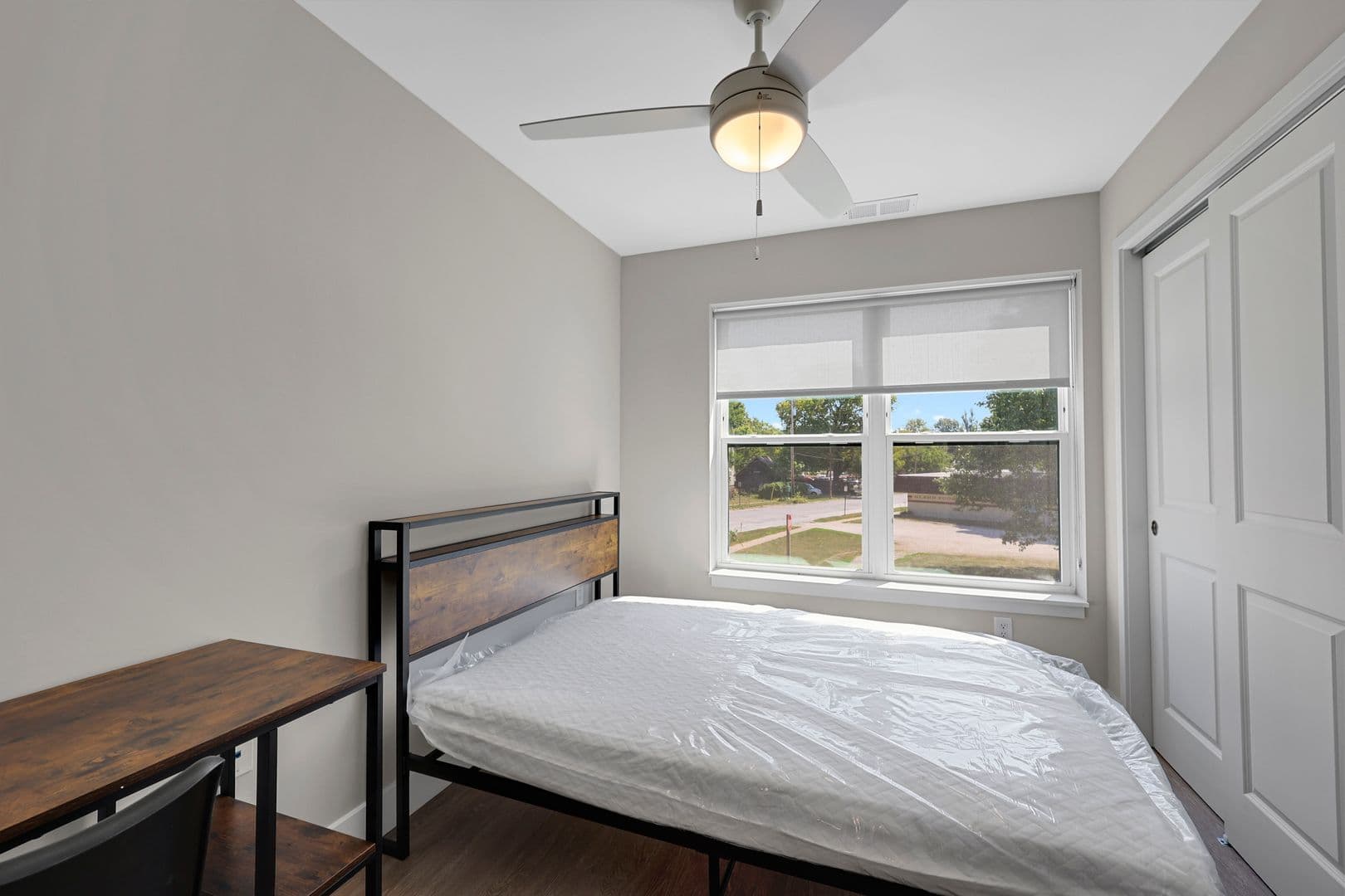 Urbana Apartment: 707 W Springfield Avenue