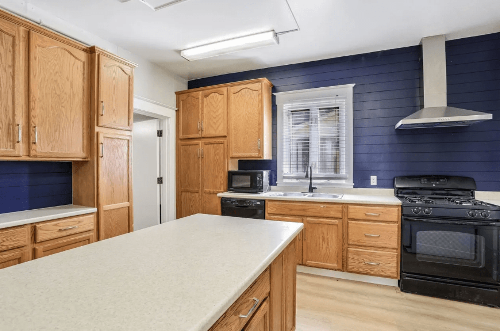 Champaign House: 506 E Church St