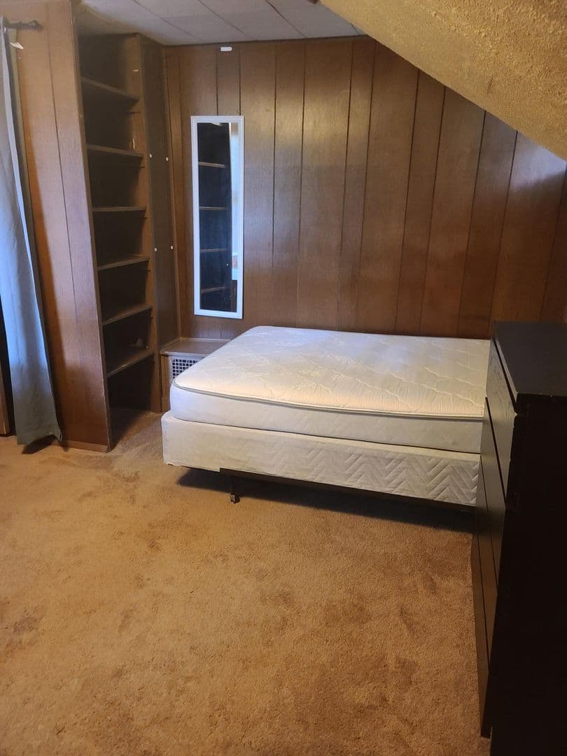 Urbana Apartment: 703 West High Street