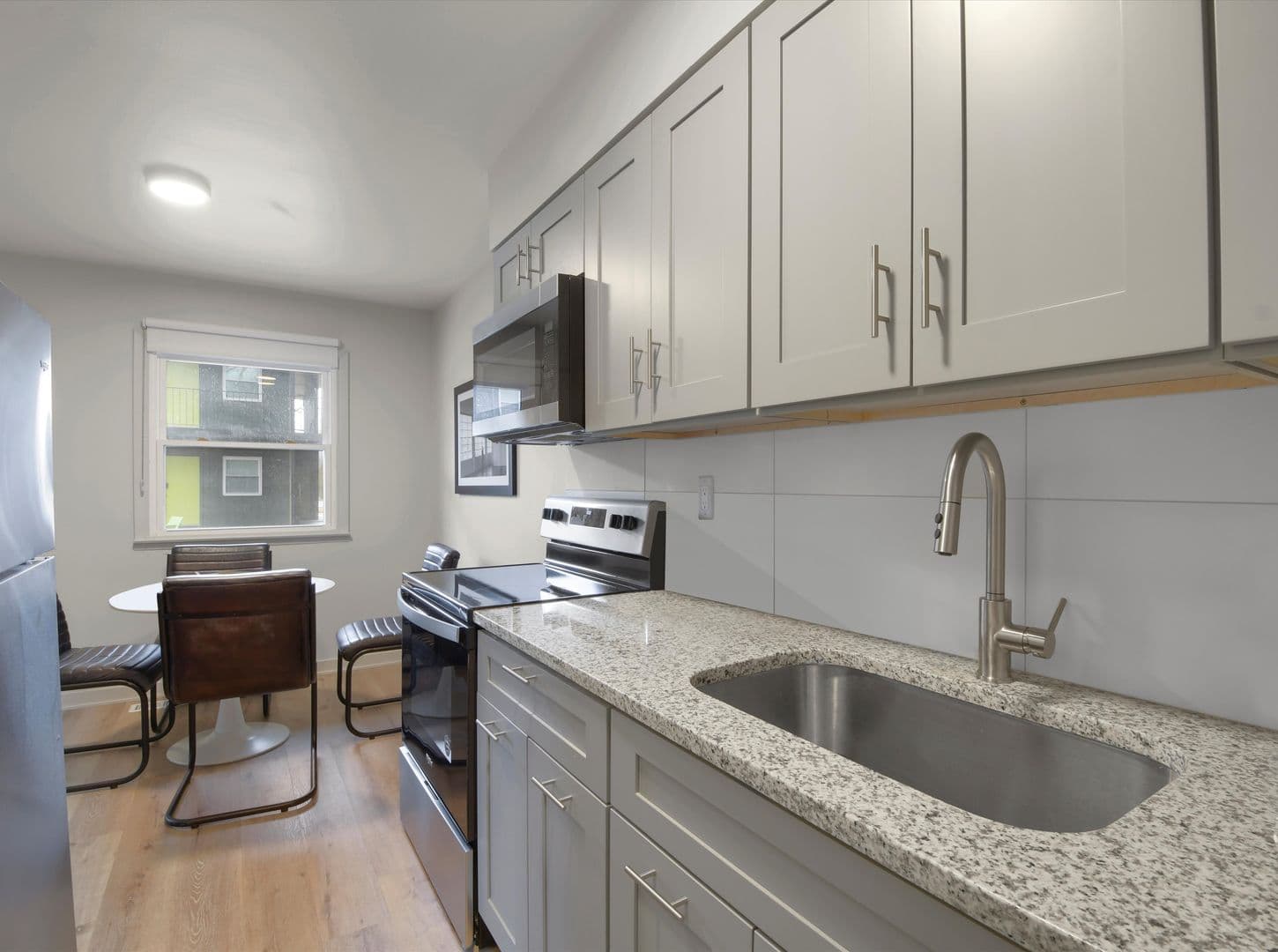 Charleston Apartment: 2216 9th Street