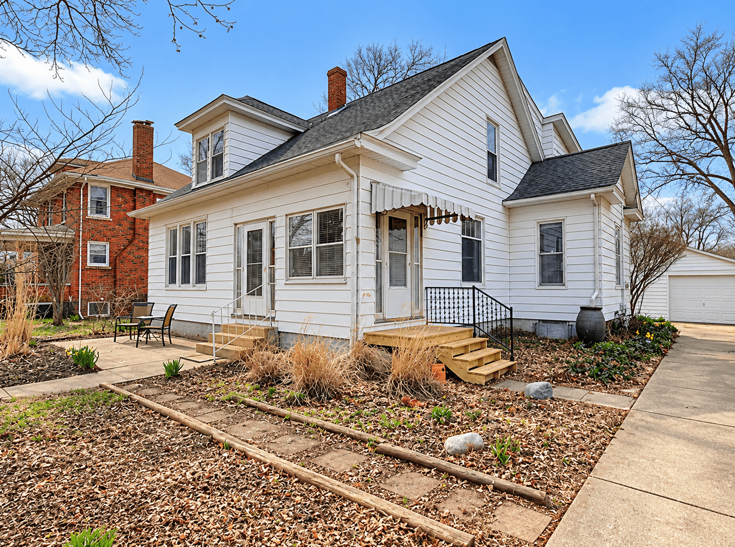 Urbana Apartment: 606 West Iowa Street