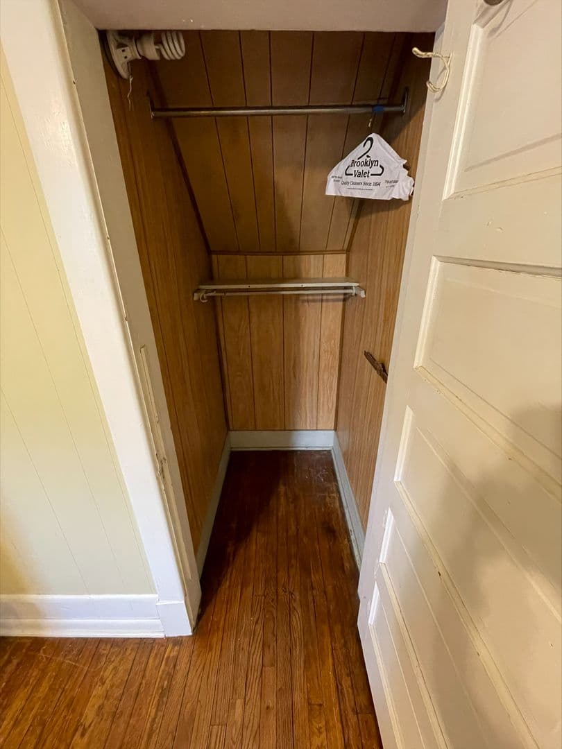 Urbana Apartment: 606 West Iowa Street
