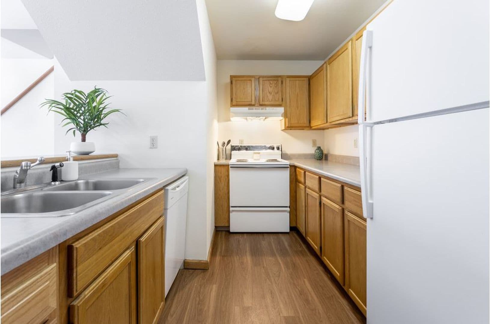 Urbana Apartment: 905 West Springfield Avenue