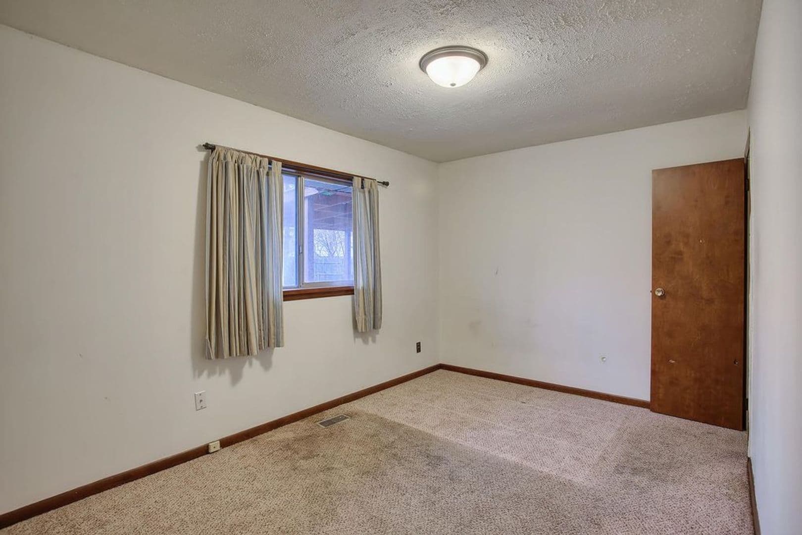 Urbana House: 905 Lanore Drive