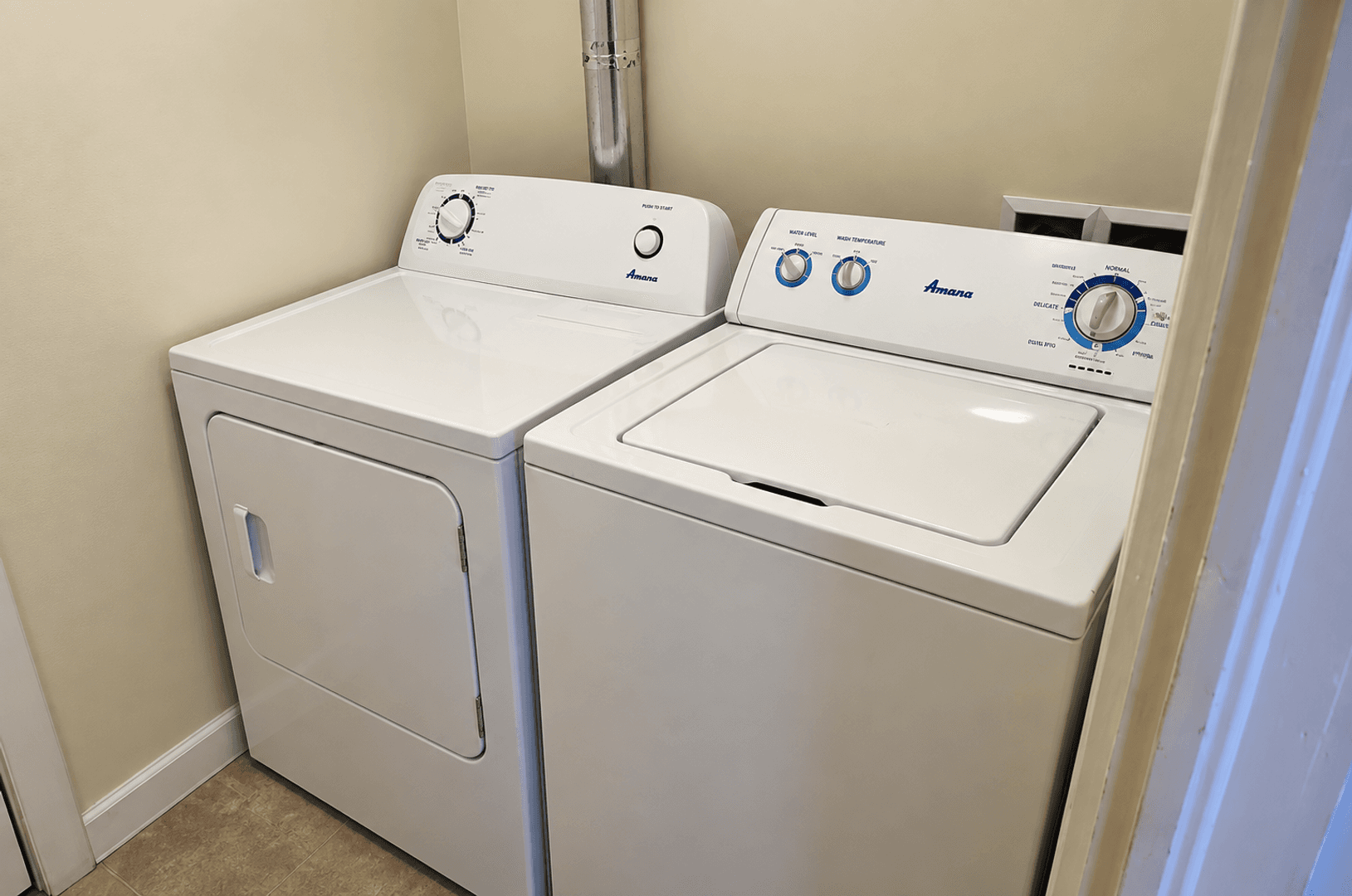 Urbana Apartment: 610 West Elm Street