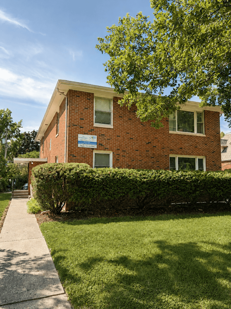 Urbana Apartment: 115 West Washington Street