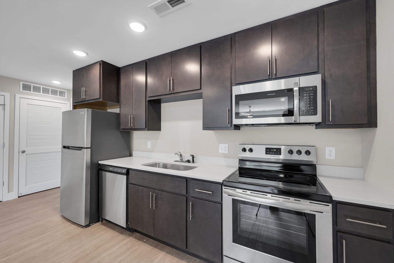 Urbana Apartment: 507 W Springfield