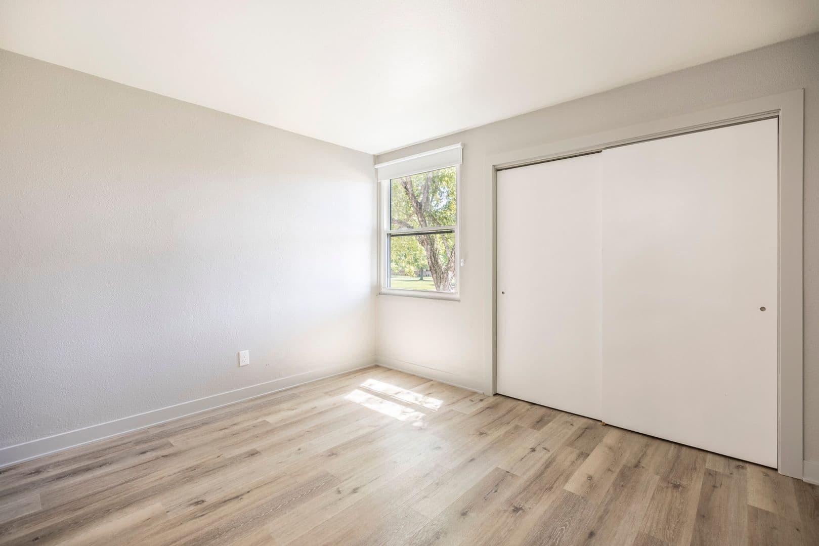 Charleston Apartment: 2020 10th Street