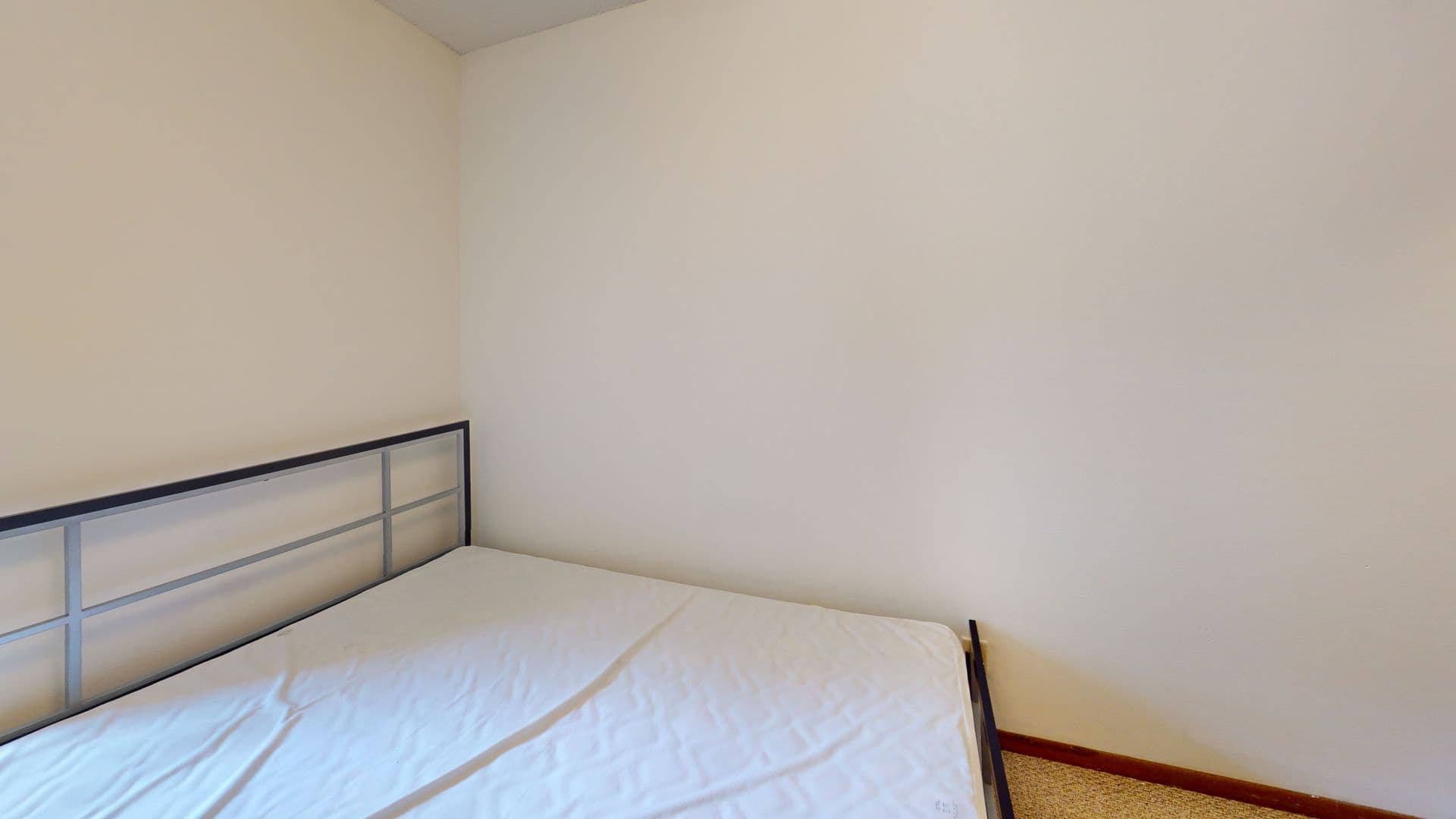 Urbana Apartment: 1003 W Stoughton Street