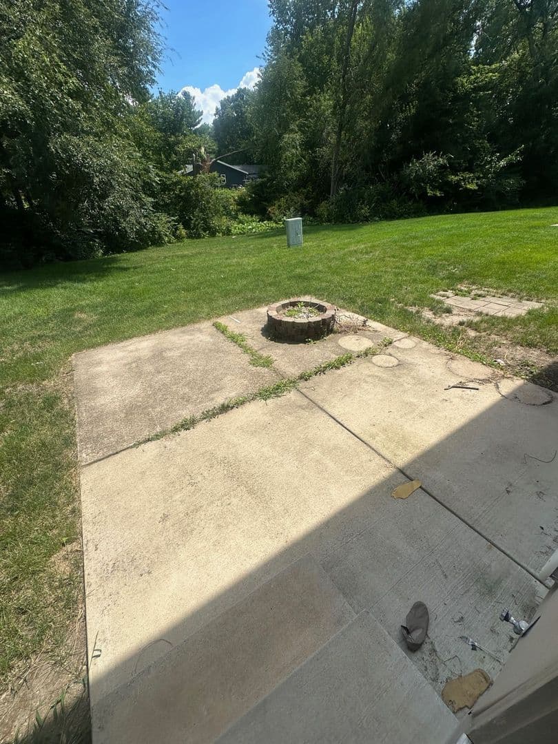 Mahomet Apartment: 1604 South Division Street