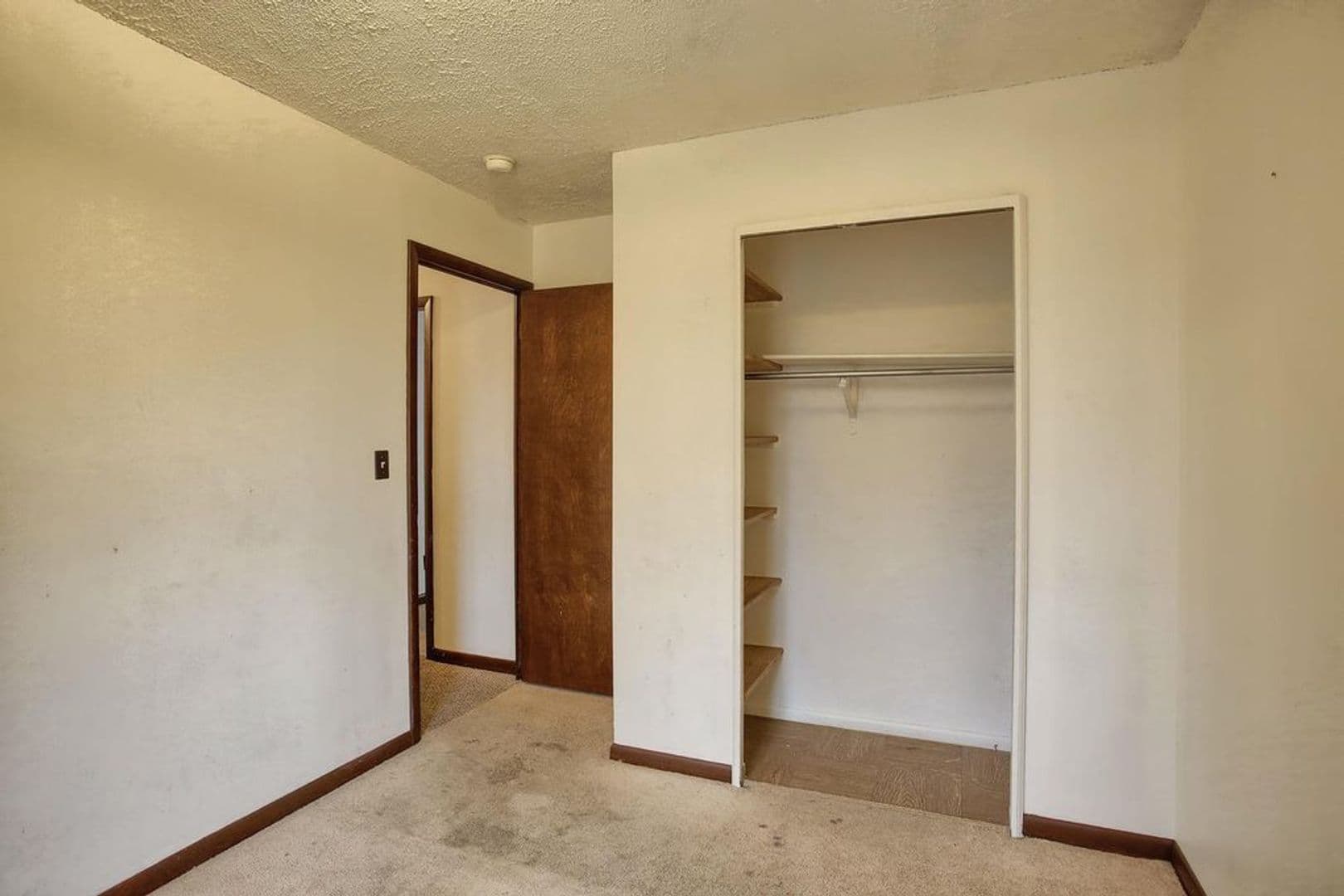 Urbana House: 905 Lanore Drive