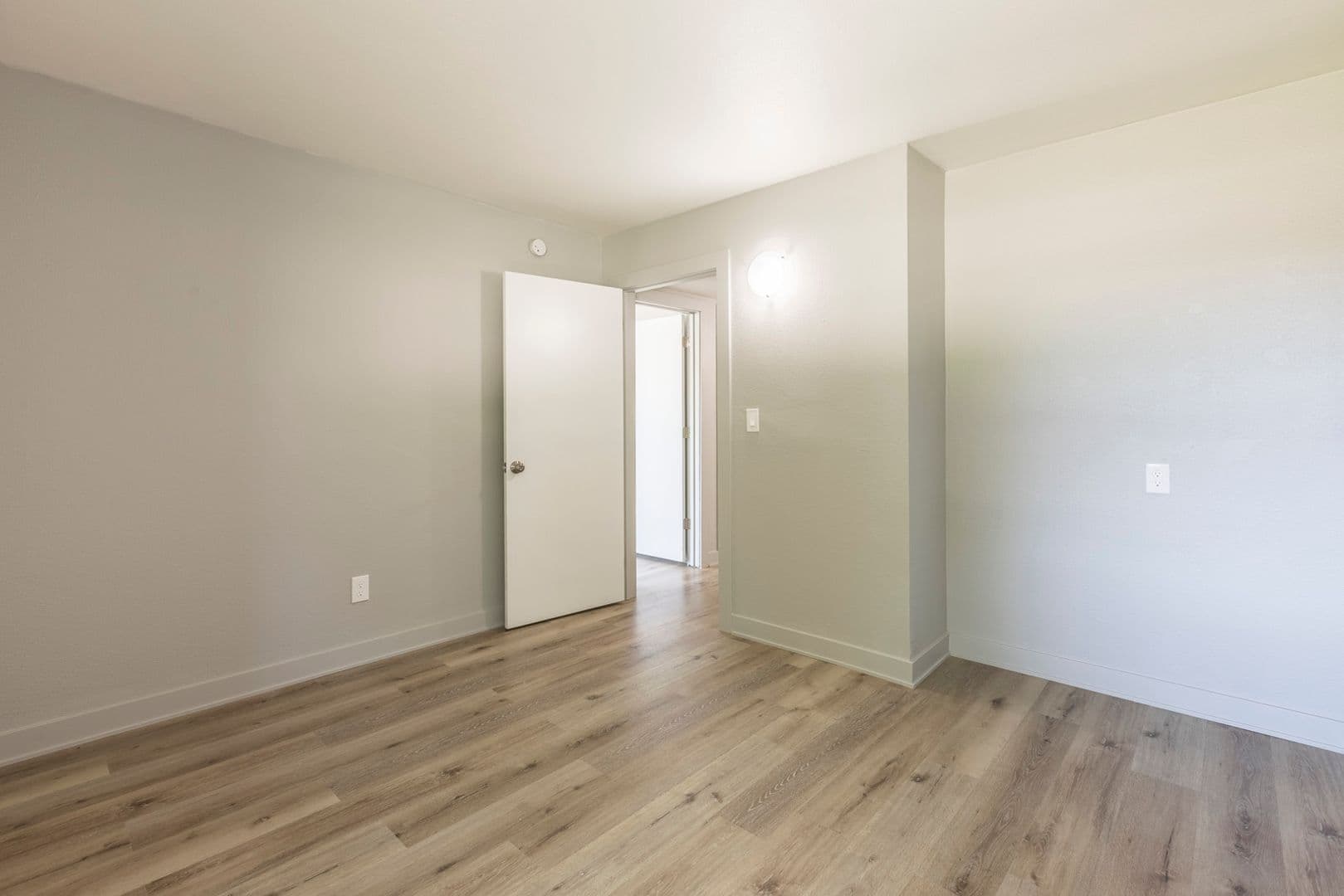Charleston Apartment: 2020 10th Street
