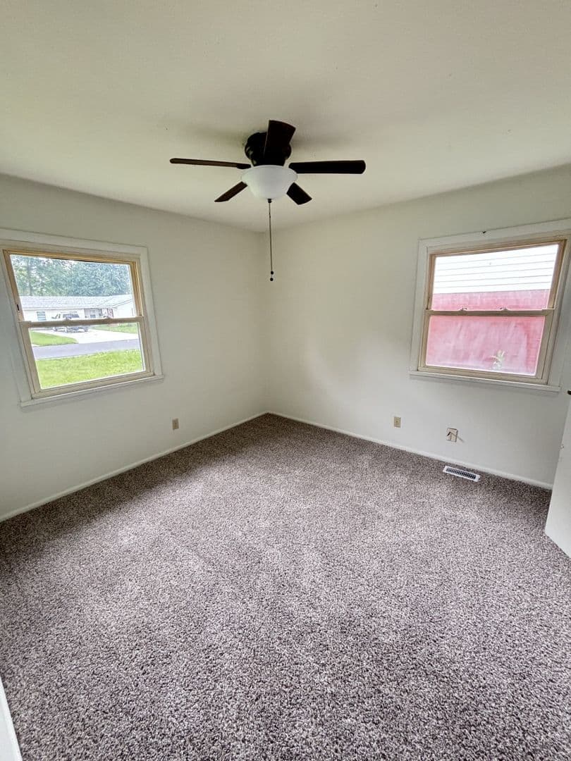 Urbana House: 2309 Rainbow View
