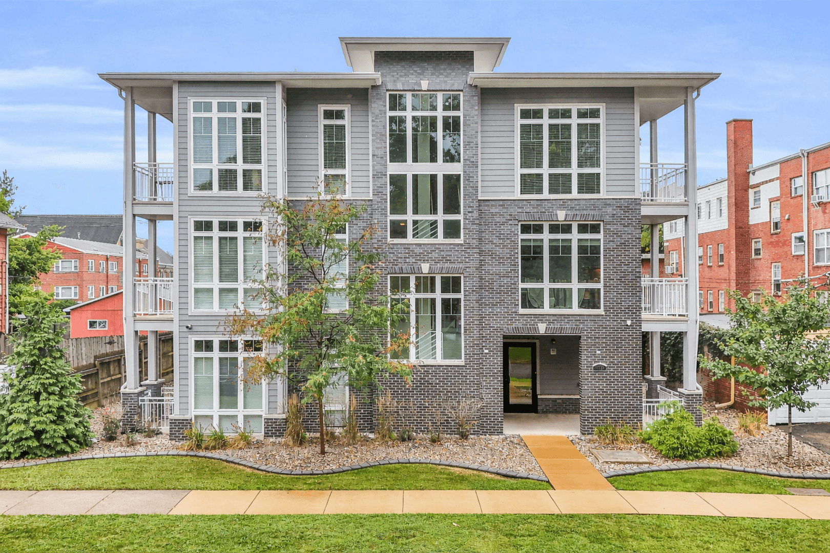 Champaign Apartment: 309 West Washington Street
