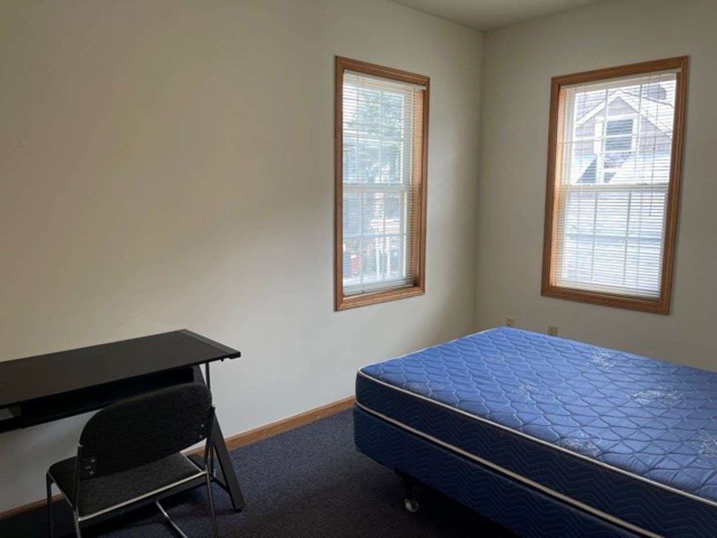 Urbana Apartment: 606 1/2 West Elm Street