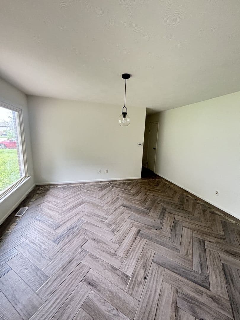 Urbana House: 2309 Rainbow View