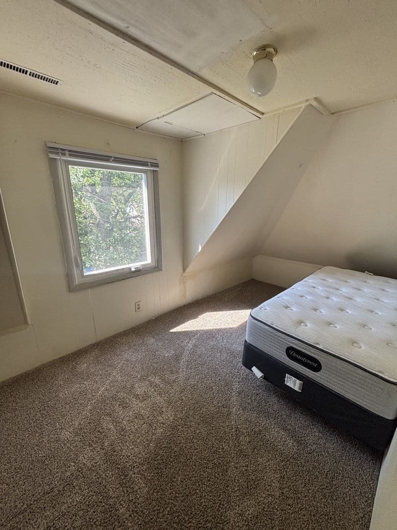 Urbana Apartment: 702 West Green Street