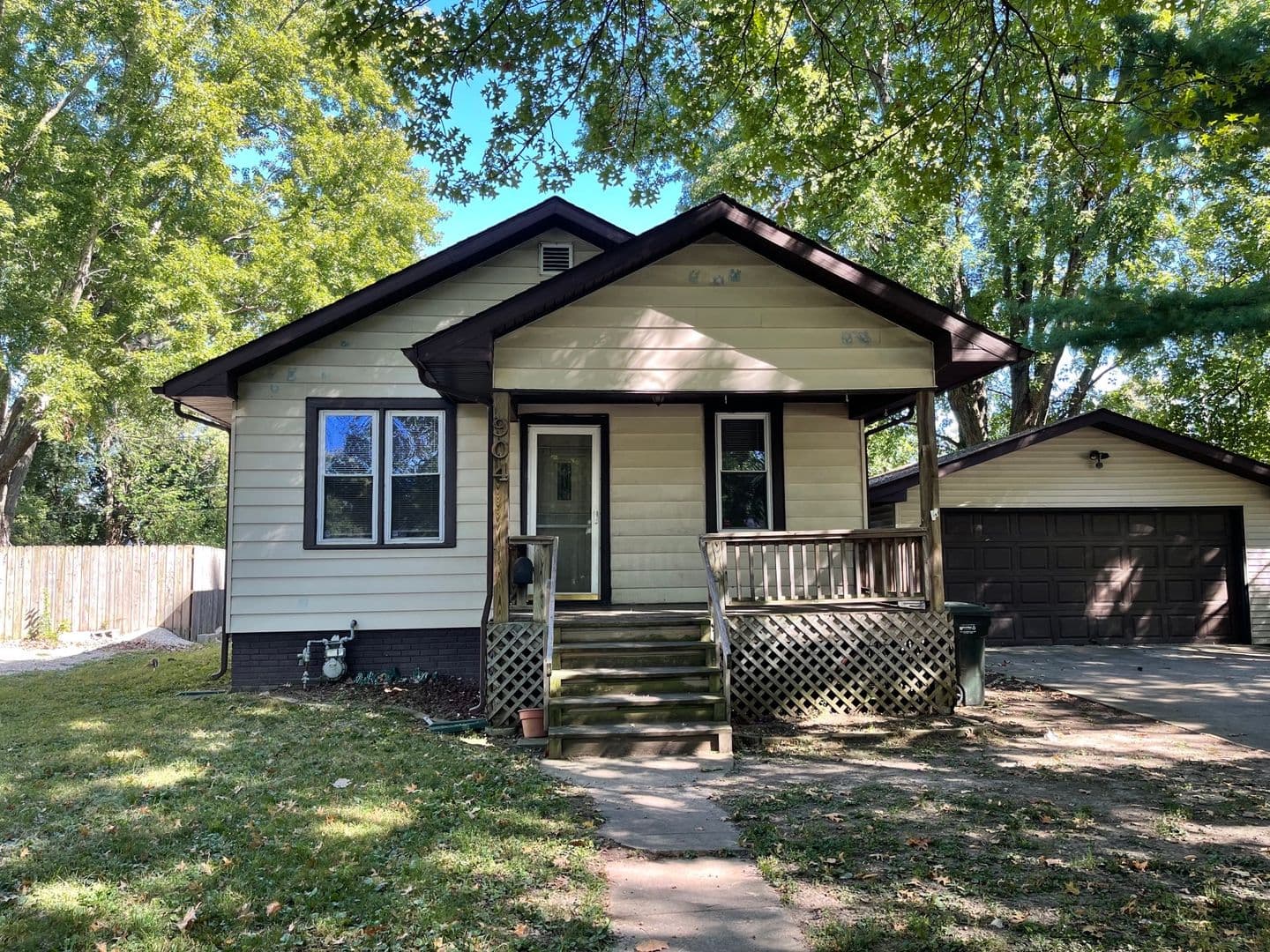 Urbana House: 904 North Busey Avenue