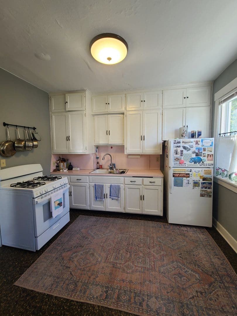 Champaign House: 609 S Prairie Ave