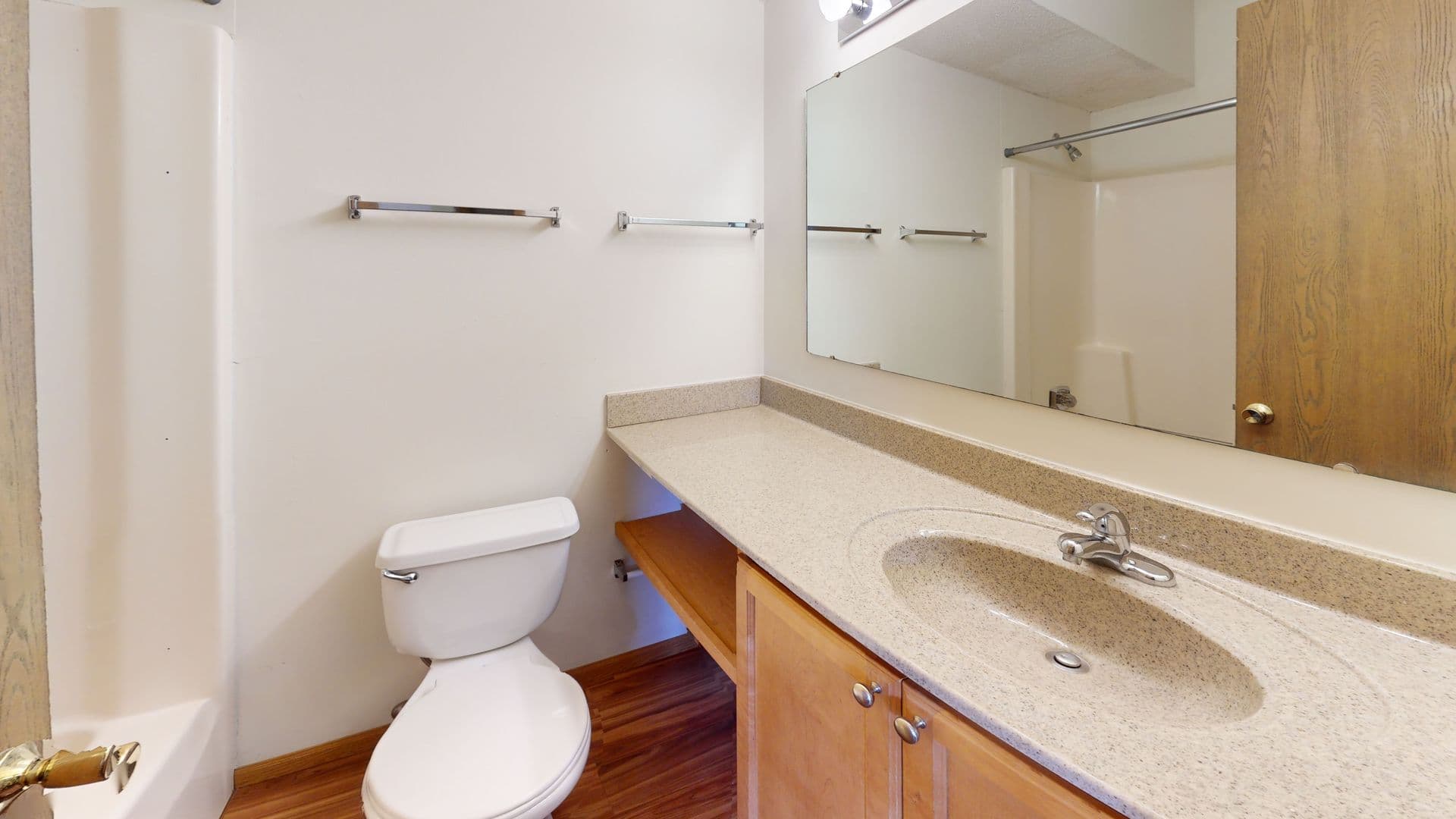 Urbana Apartment: 1003 W Stoughton Street