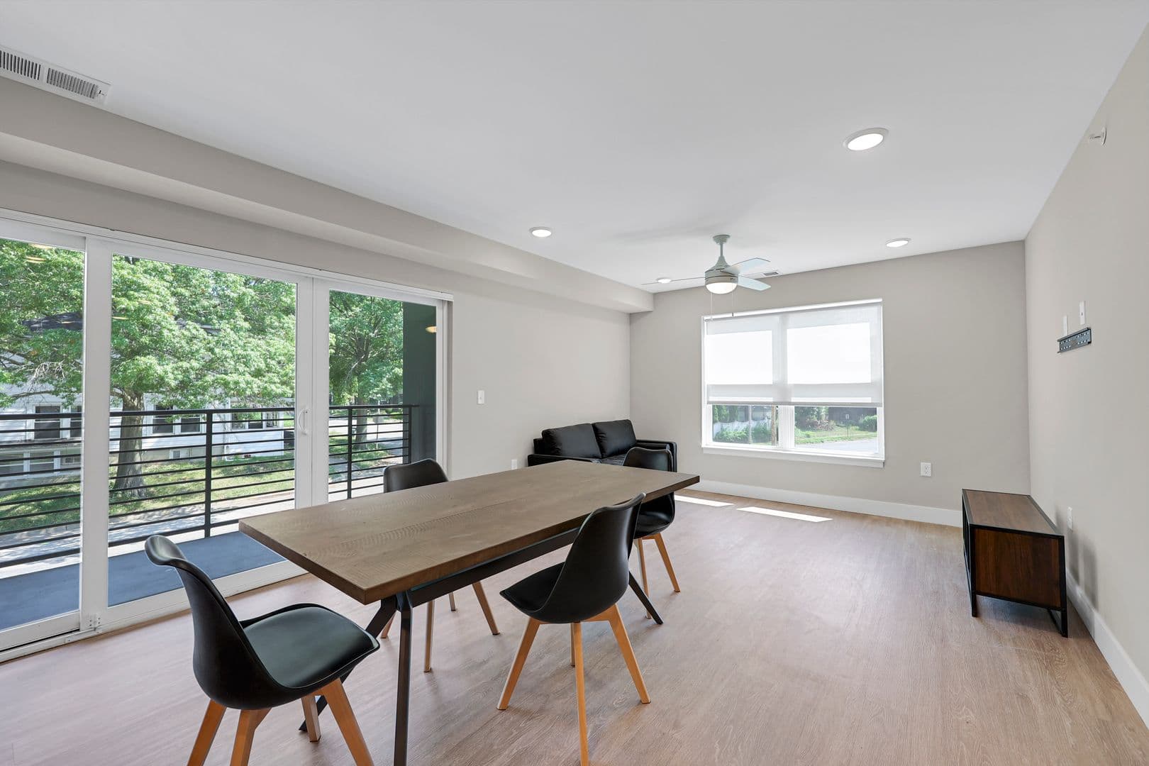 Urbana Apartment: 707 W Springfield Avenue
