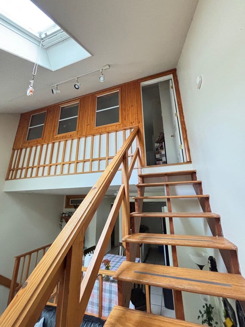 Urbana Apartment: 109 North Busey Avenue