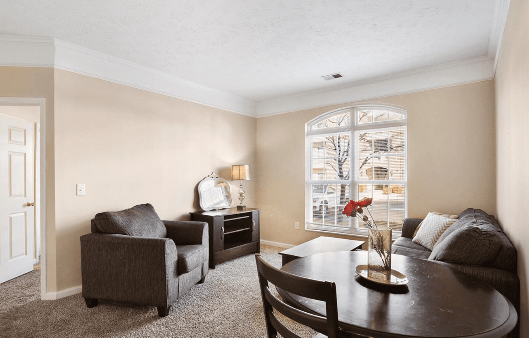 Urbana Apartment: 1905 N Lincoln Ave Unit 127