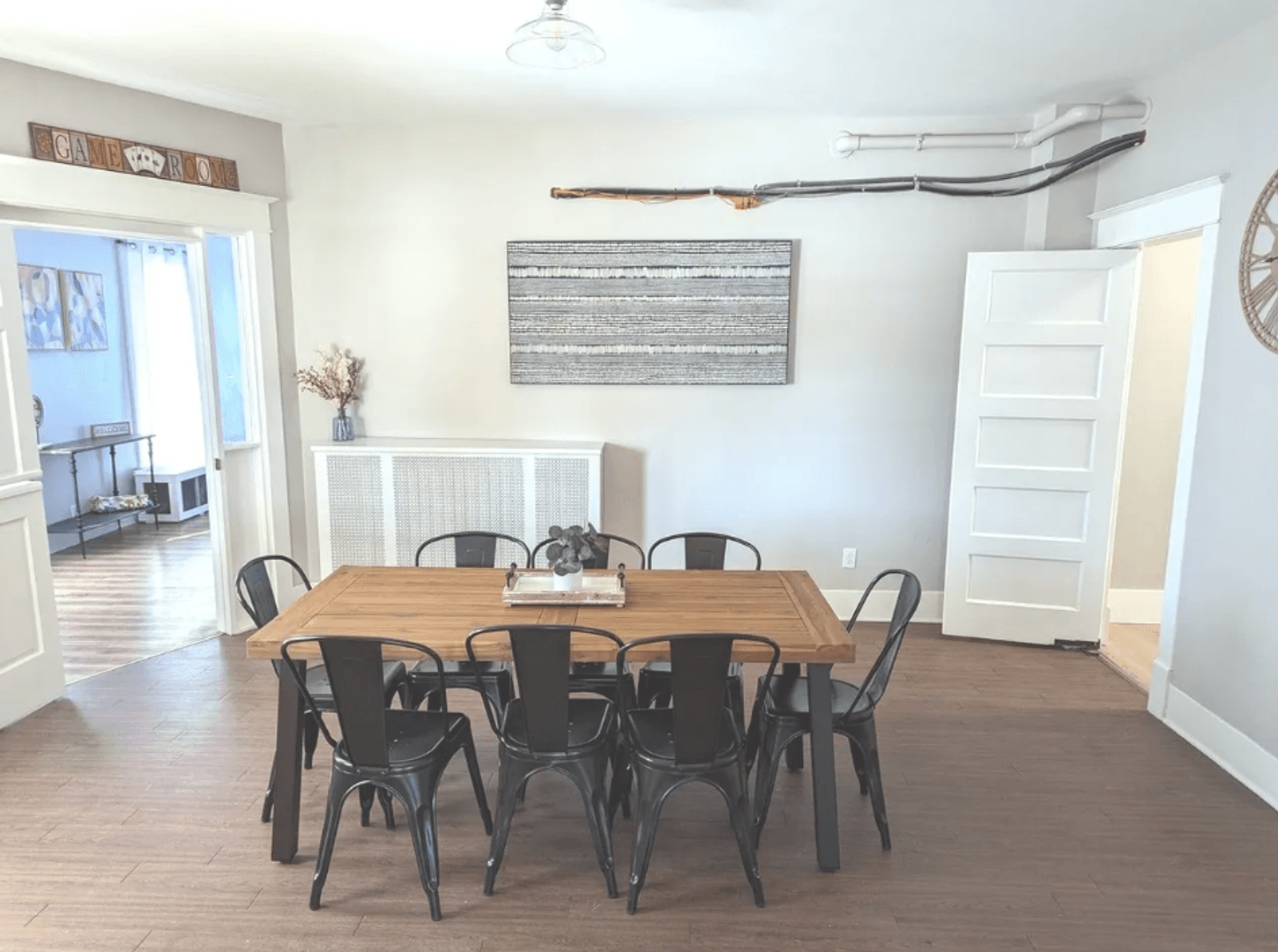 Champaign House: 506 E Church St