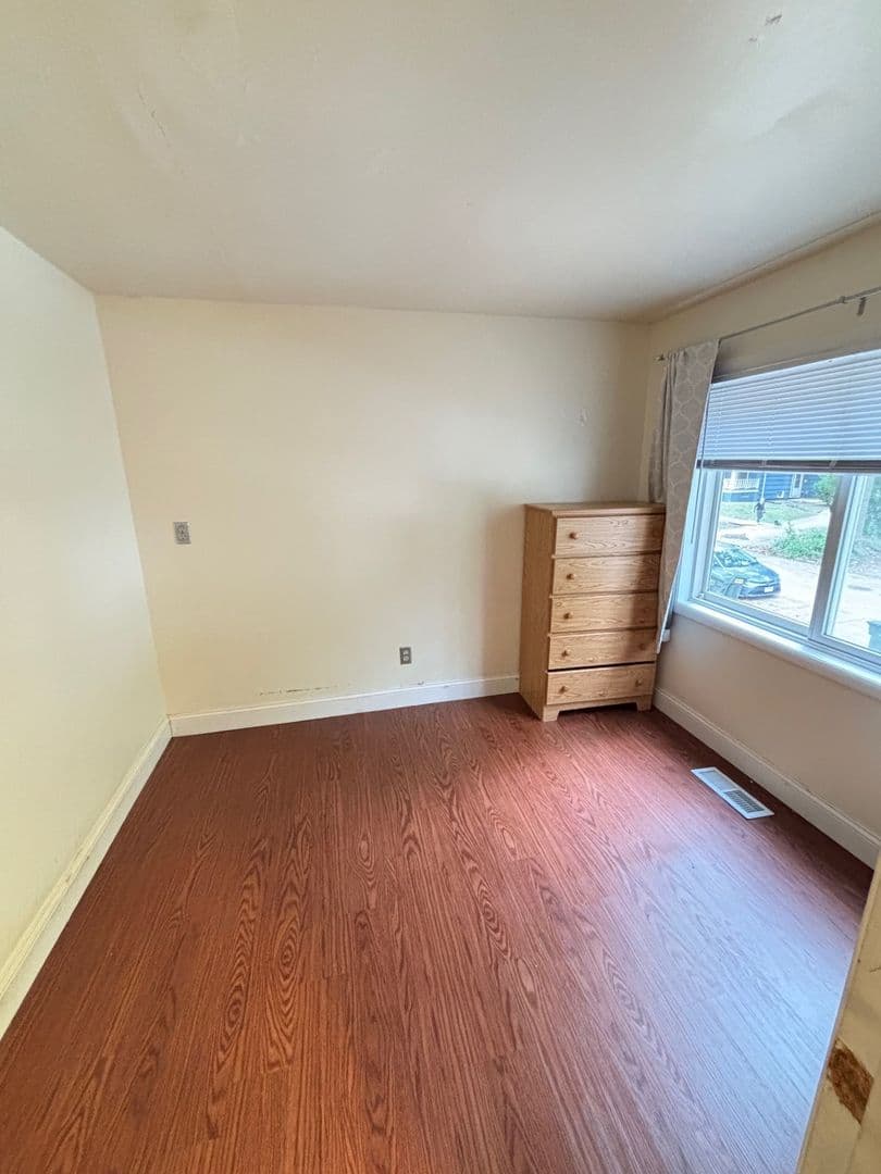 Urbana Apartment: 801 W Stoughton Street