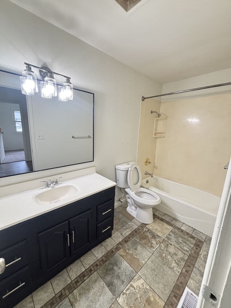 Urbana House: 2309 Rainbow View