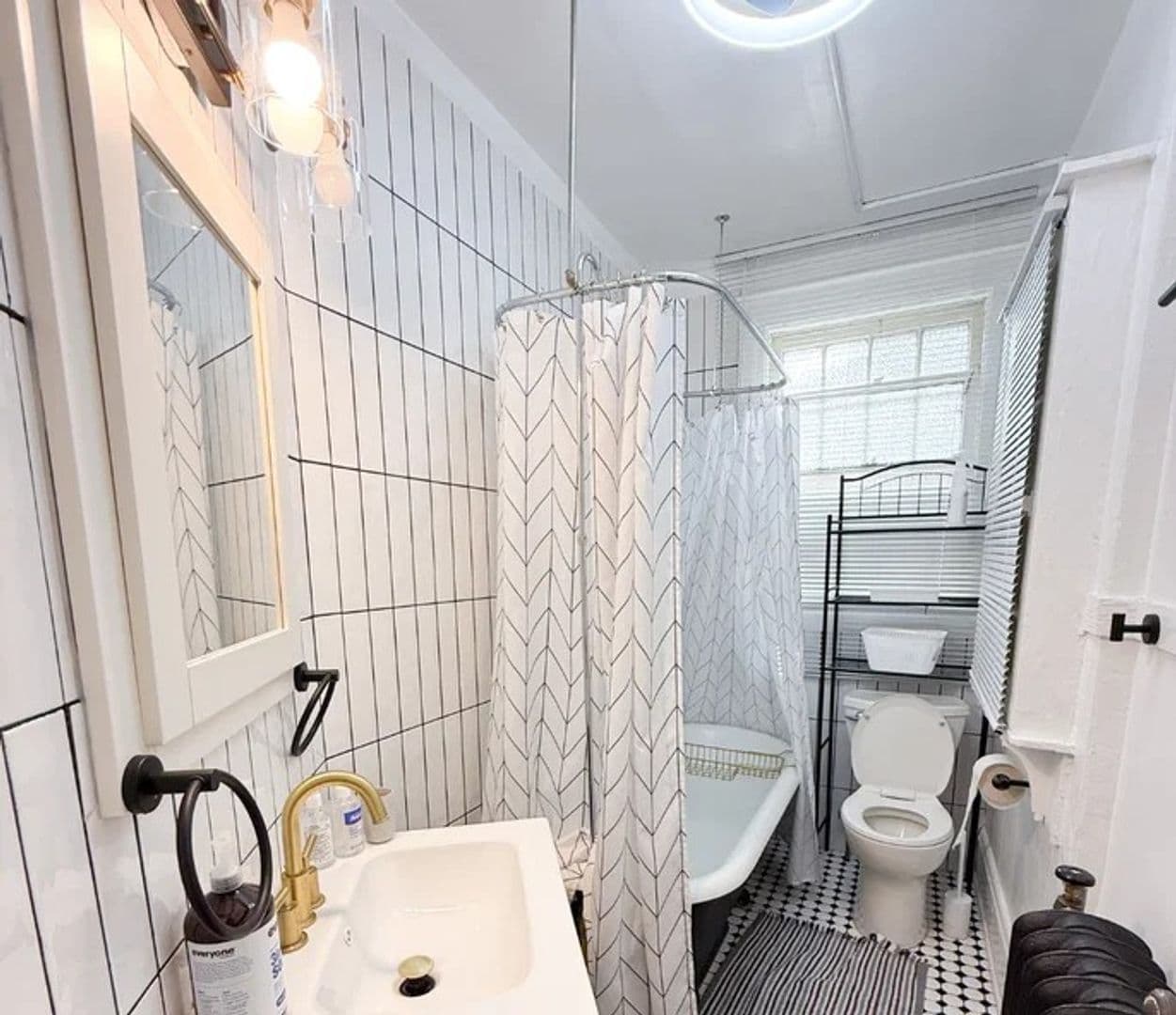 Urbana Apartment: 709 W Nevada St