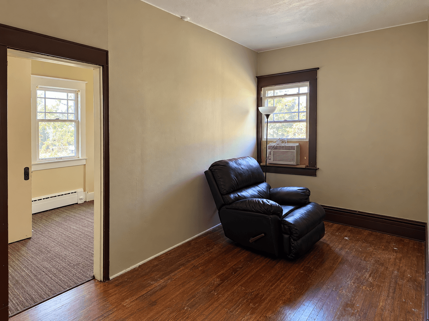 Urbana Apartment: 205 North Busey Avenue