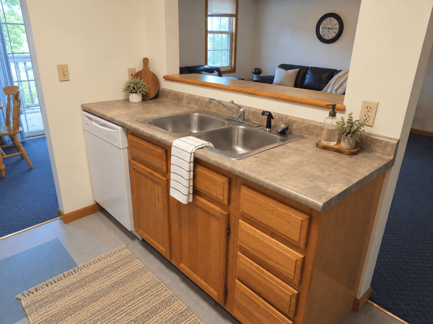 Urbana Apartment: 604 1/2-1 West Elm Street
