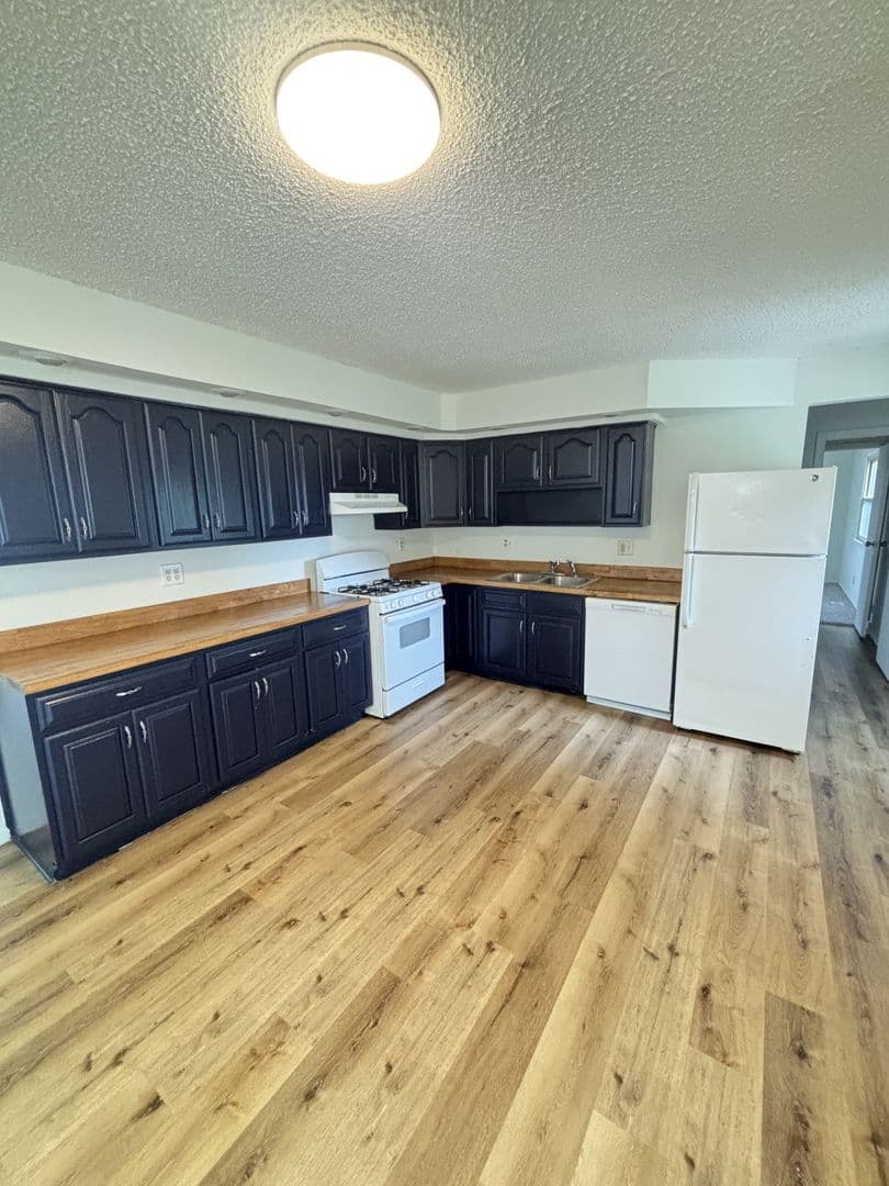 Urbana House: 2309 Rainbow View