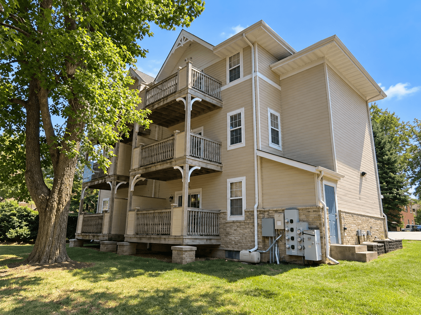 Urbana Apartment: 604 1/2-1 West Elm Street