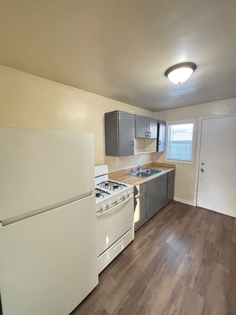 Rantoul Apartment: 425 East Campbell Avenue
