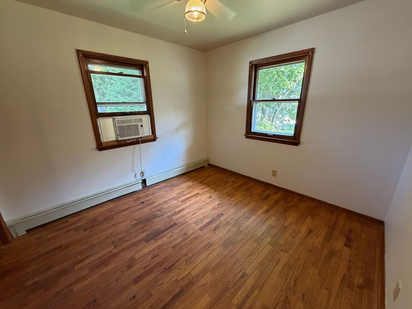 Mahomet House: 202 Center