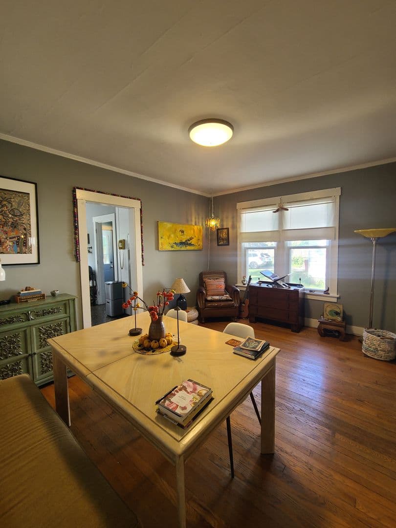 Champaign House: 609 S Prairie Ave