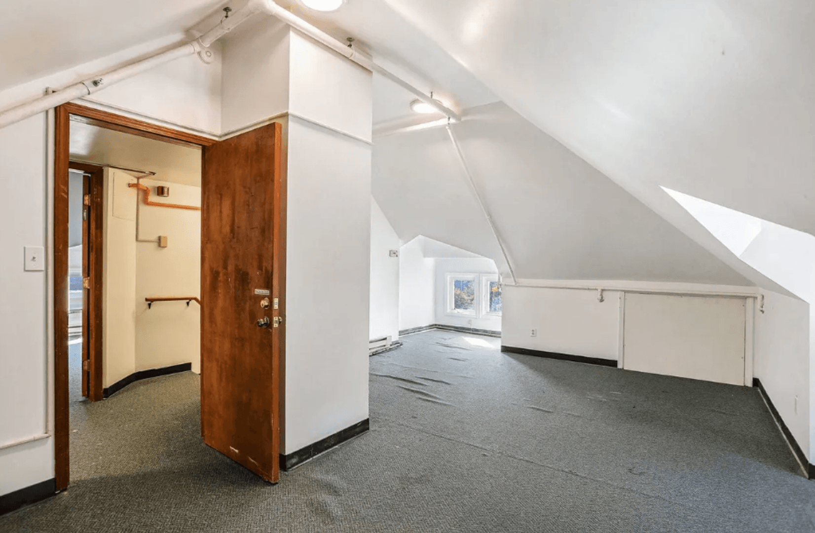 Champaign House: 506 E Church St