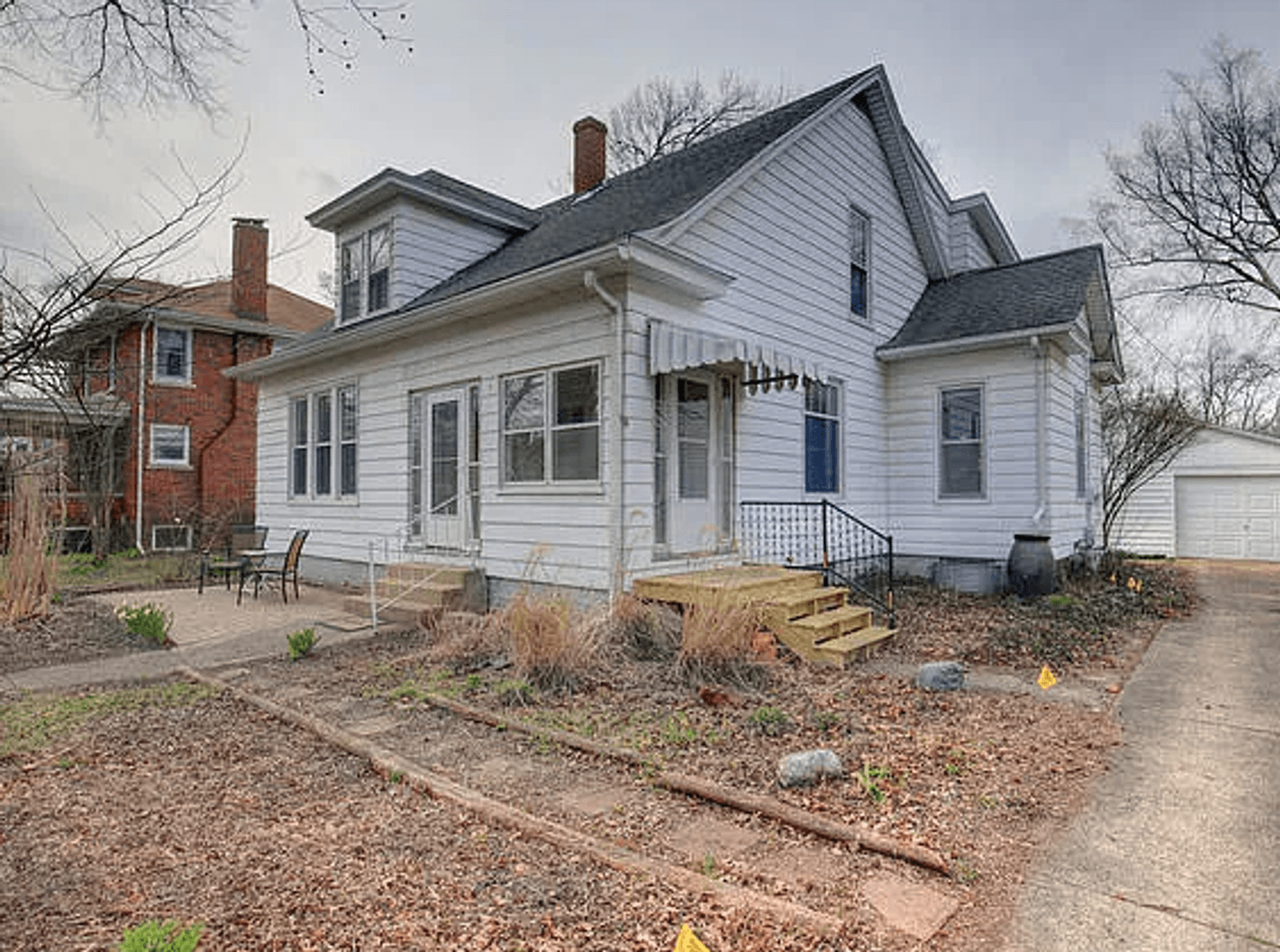 Urbana Apartment: 606 West Iowa Street