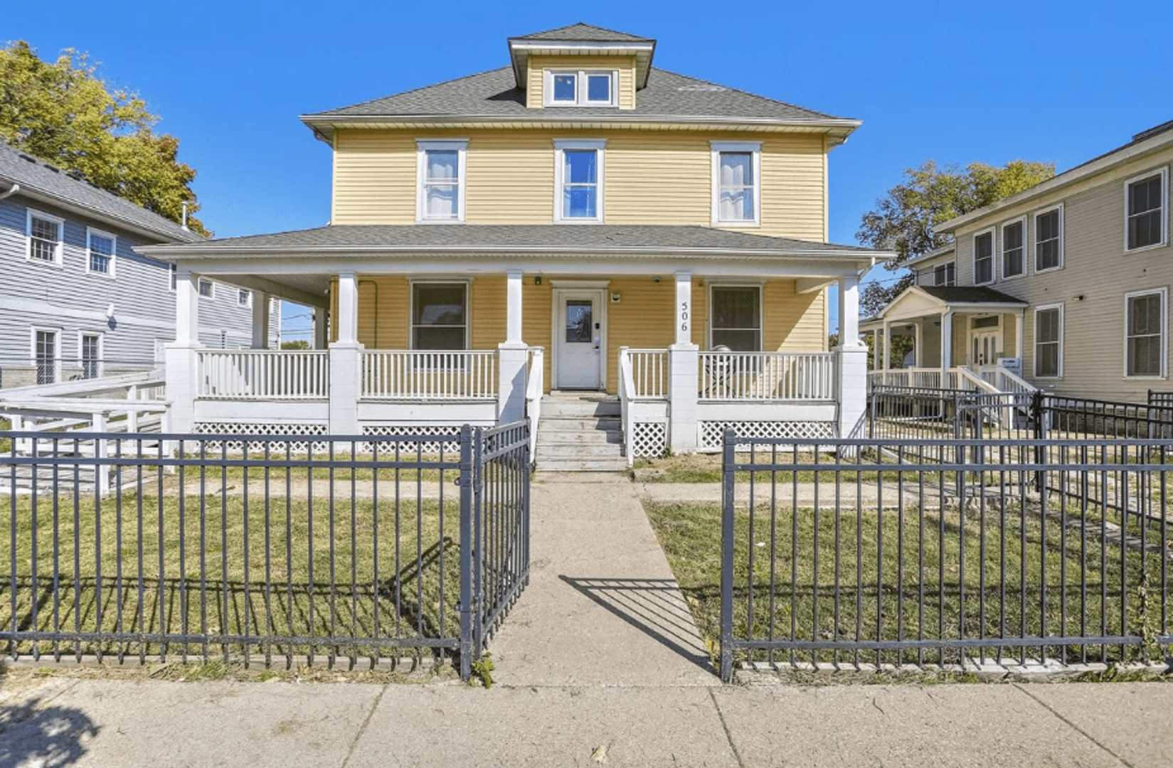 Champaign House: 506 E Church St