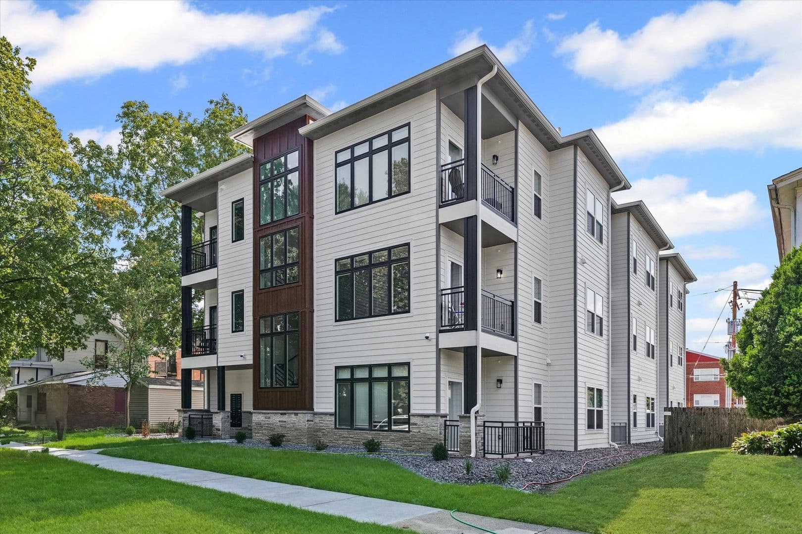 Champaign Apartment: 305 West Washington Street